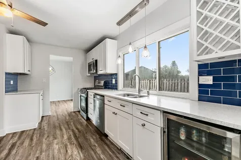 615 Lakeview Court Roselle IL 60172