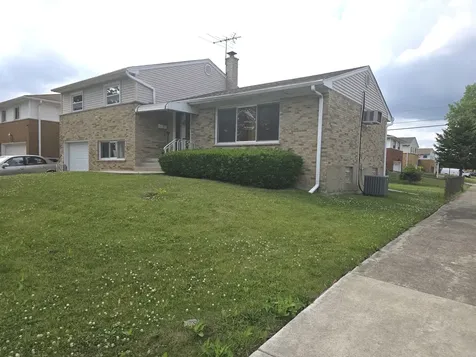 271 Braddock Drive Melrose Park IL 60160