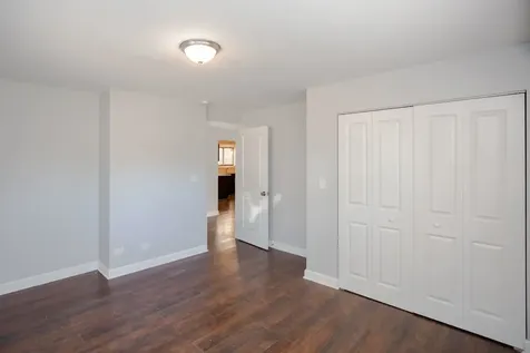 6807 North Ridge Boulevard Chicago IL 60645