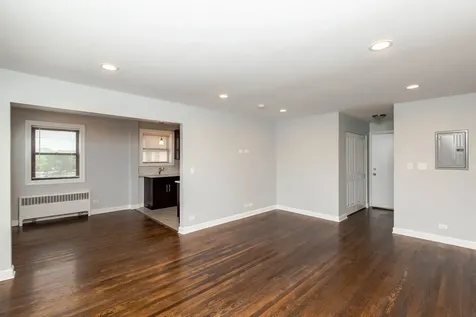 6805 North Ridge Boulevard Chicago IL 60645
