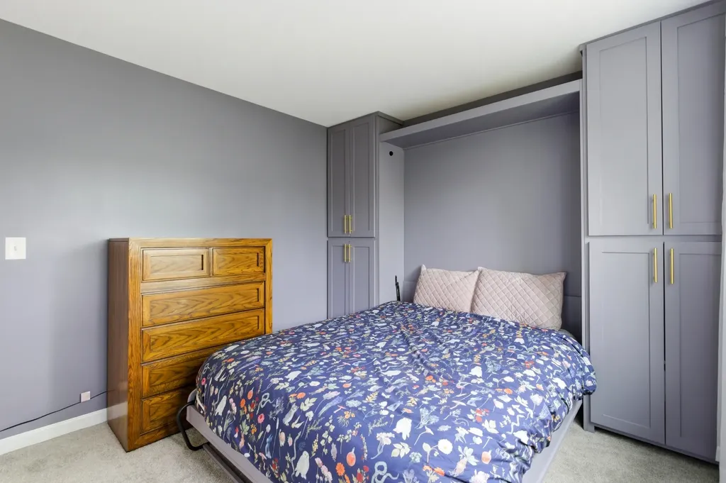 404 Dover Drive Roselle IL 60172