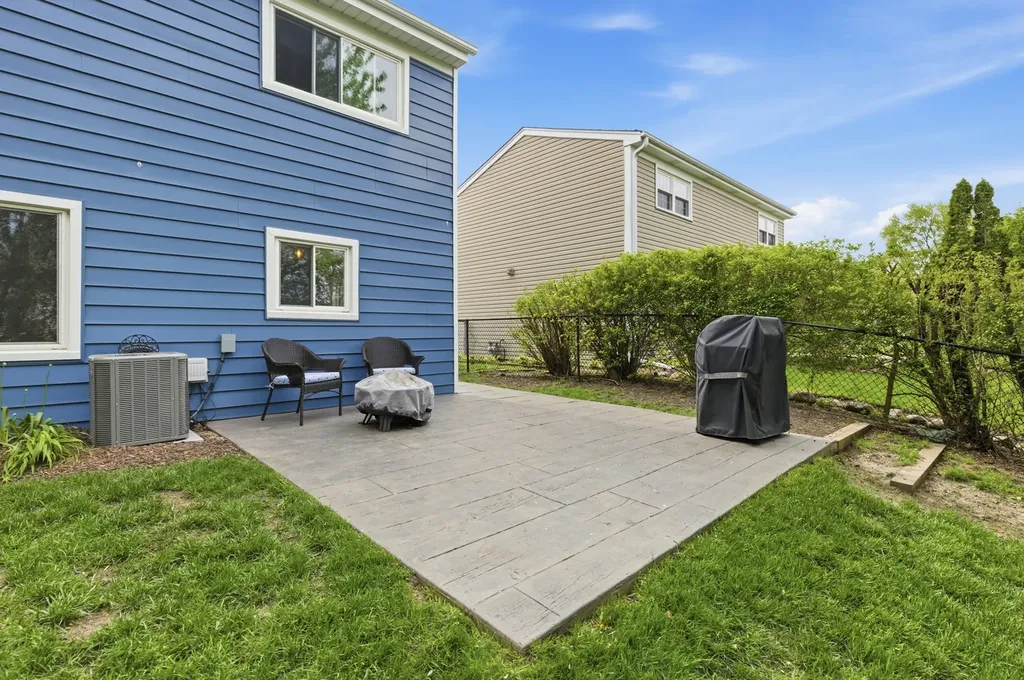 404 Dover Drive Roselle IL 60172
