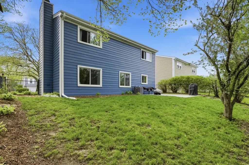 404 Dover Drive Roselle IL 60172