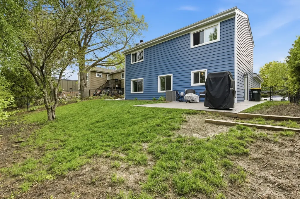 404 Dover Drive Roselle IL 60172
