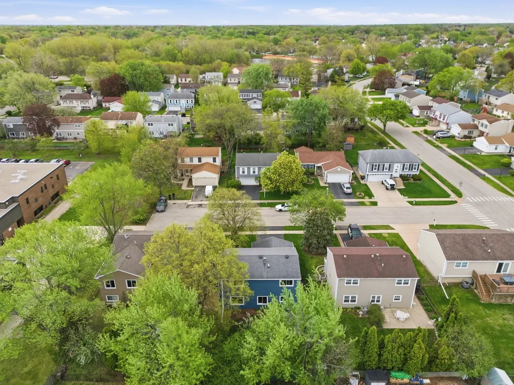 404 Dover Drive Roselle IL 60172