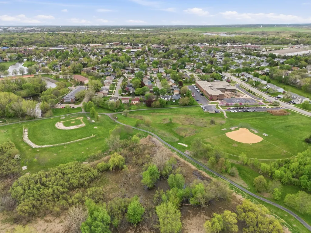 404 Dover Drive Roselle IL 60172