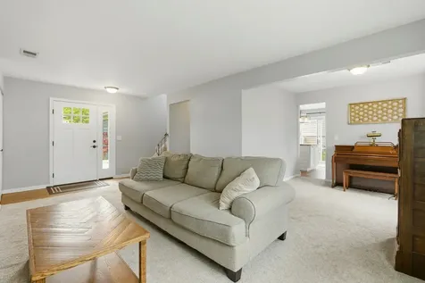 404 Dover Drive Roselle IL 60172