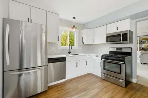 404 Dover Drive Roselle IL 60172