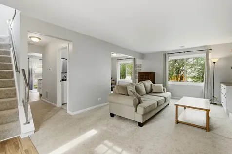 404 Dover Drive Roselle IL 60172