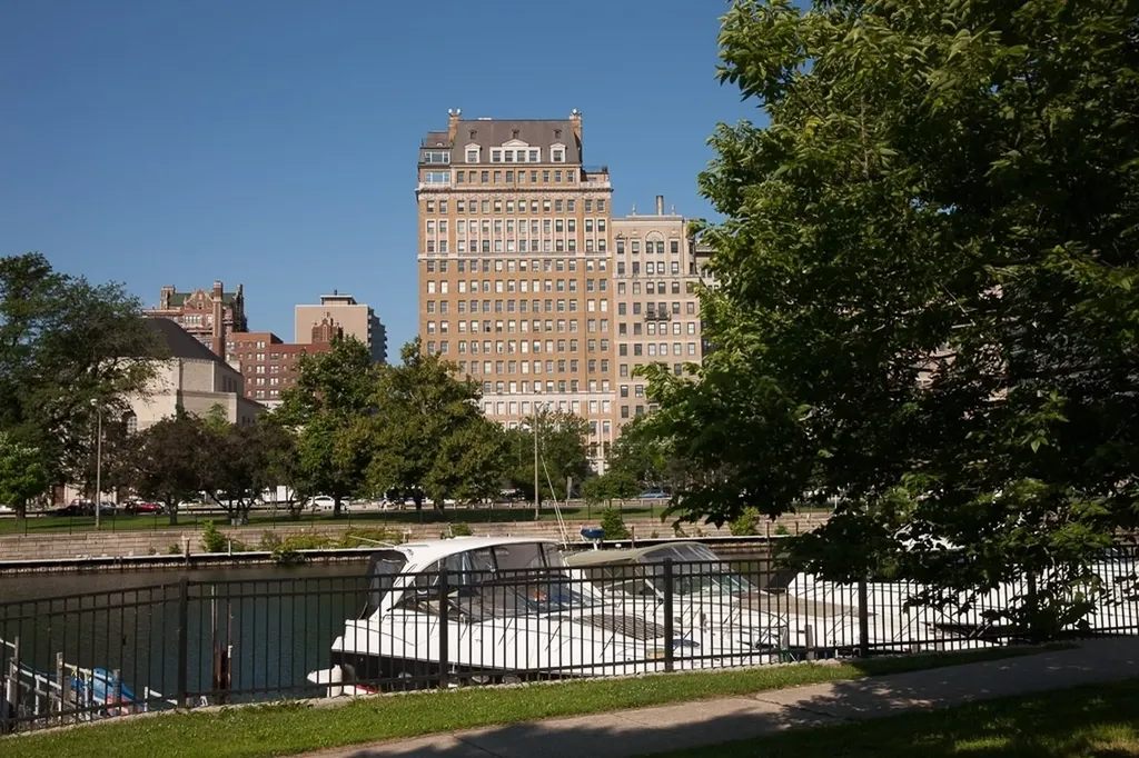 3500 North Lake Shore Drive Chicago IL 60657