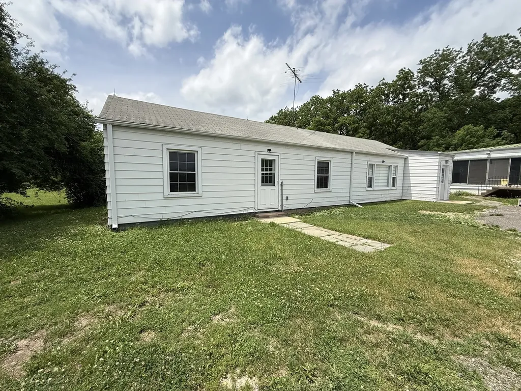 17915 West Sand Lake Road Old Mill Creek IL 60083