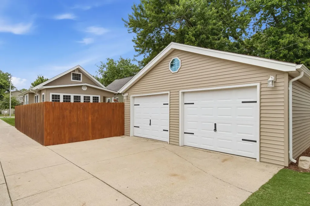 12202 Gregory Street Blue Island IL 60406