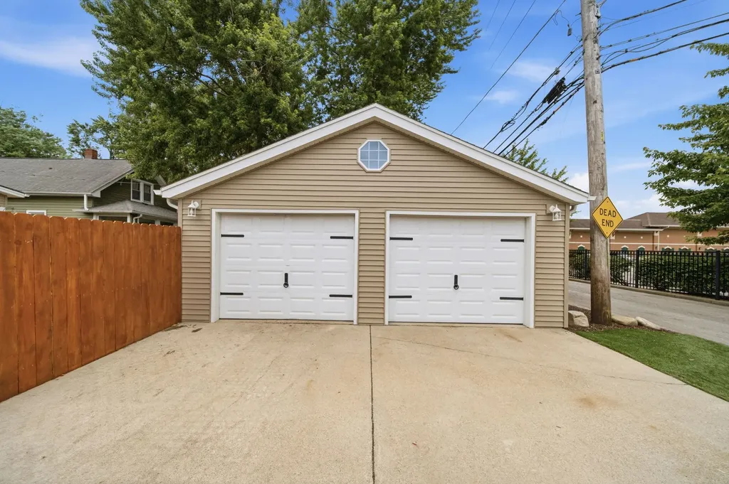 12202 Gregory Street Blue Island IL 60406