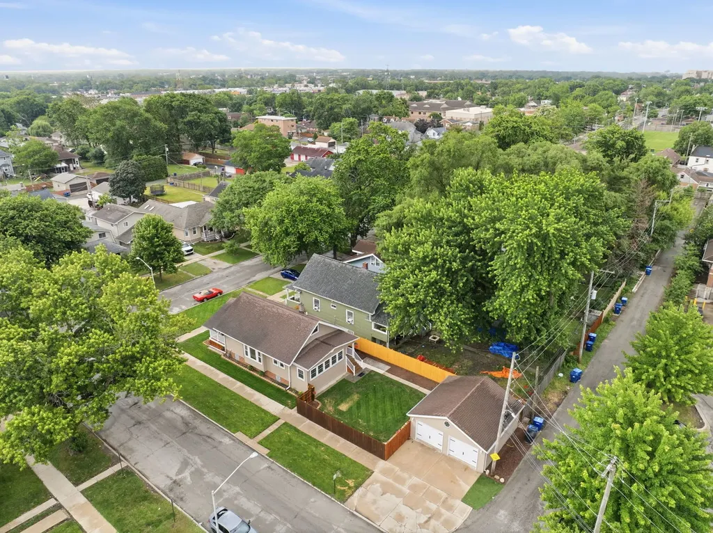 12202 Gregory Street Blue Island IL 60406