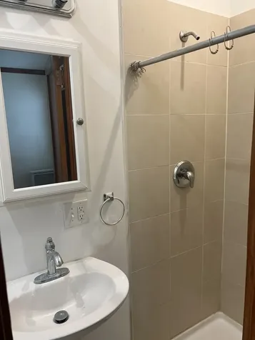 1122 West Columbia Avenue Chicago IL 60626