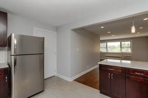 6803 North Ridge Boulevard Chicago IL 60645