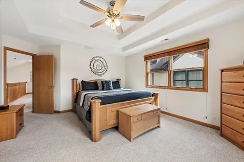 5858 North Luna Avenue Chicago IL 60646