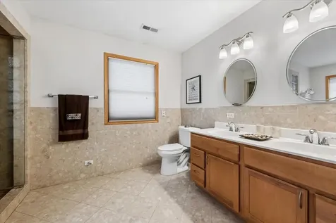 5858 North Luna Avenue Chicago IL 60646
