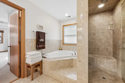 5858 North Luna Avenue Chicago IL 60646