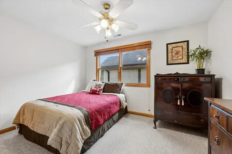 5858 North Luna Avenue Chicago IL 60646