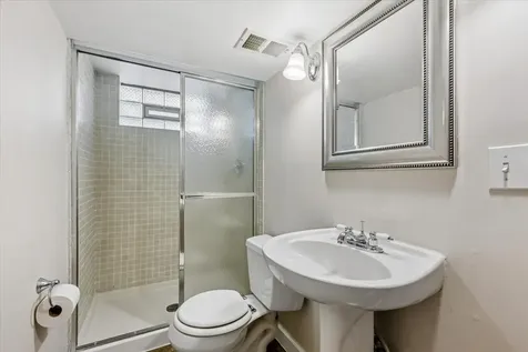 5858 North Luna Avenue Chicago IL 60646