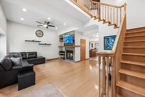 5858 North Luna Avenue Chicago IL 60646