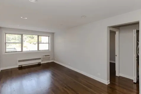 6803 North Ridge Boulevard Chicago IL 60645