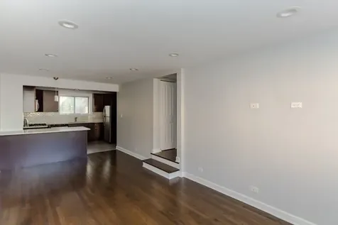 6803 North Ridge Boulevard Chicago IL 60645