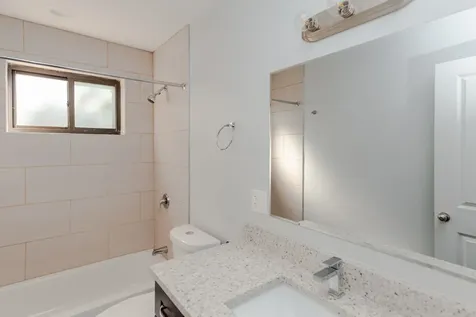 6803 North Ridge Boulevard Chicago IL 60645