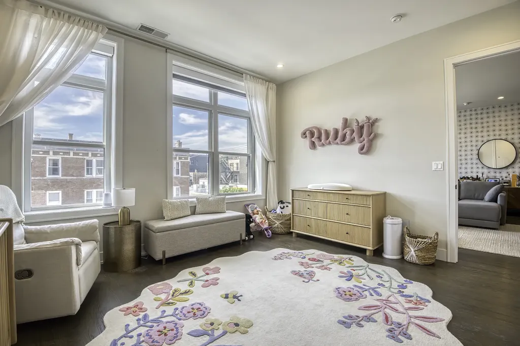 1938 West Augusta Boulevard Chicago IL 60622