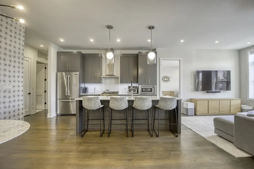 1938 West Augusta Boulevard Chicago IL 60622
