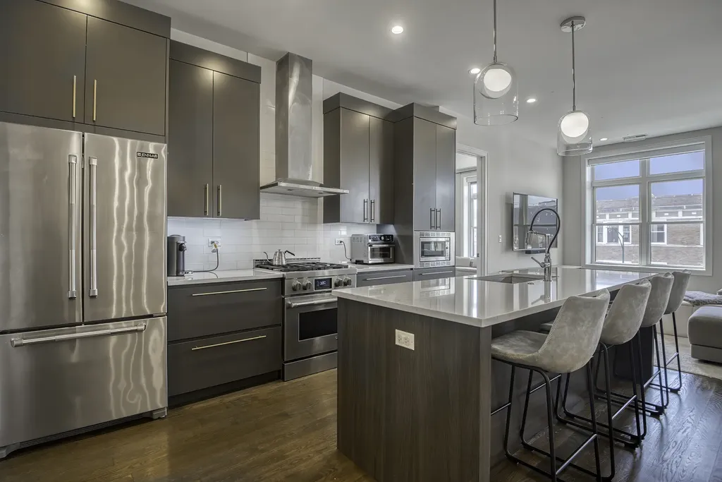 1938 West Augusta Boulevard Chicago IL 60622