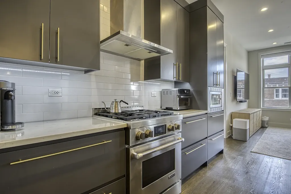 1938 West Augusta Boulevard Chicago IL 60622