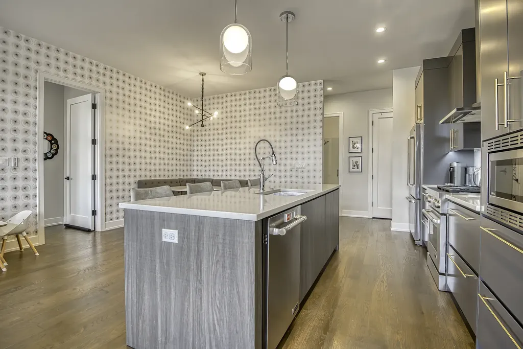 1938 West Augusta Boulevard Chicago IL 60622