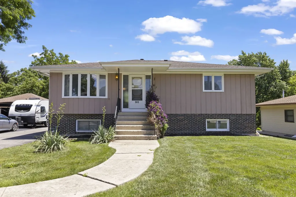 565 4TH Street Lemont IL 60439