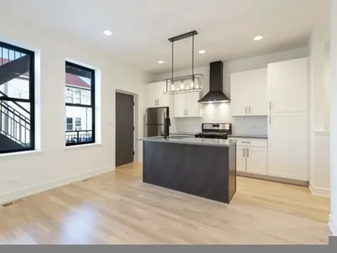 1244 West Huron Street Chicago IL 60642