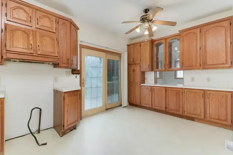 902 South Clayton Street Bloomington IL 61701