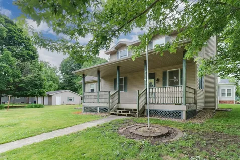902 South Clayton Street Bloomington IL 61701
