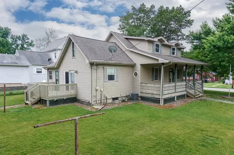 902 South Clayton Street Bloomington IL 61701