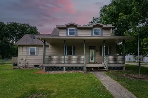 902 South Clayton Street Bloomington IL 61701