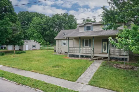 902 South Clayton Street Bloomington IL 61701