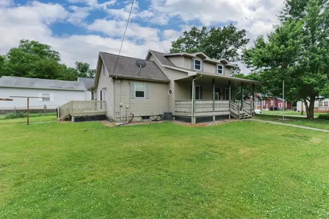 902 South Clayton Street Bloomington IL 61701
