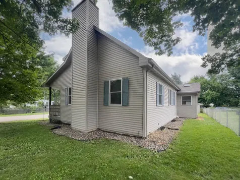 902 South Clayton Street Bloomington IL 61701