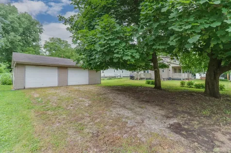 902 South Clayton Street Bloomington IL 61701