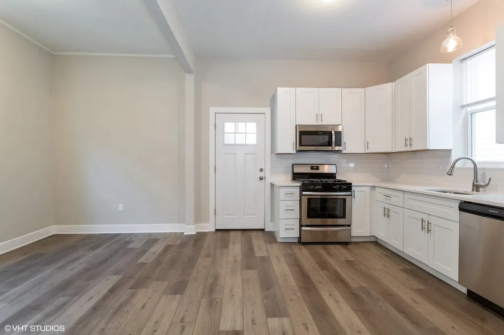 2909 North Ridgeway Avenue Chicago IL 60618