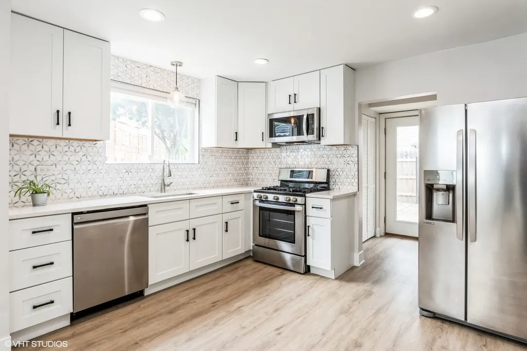 2909 North Ridgeway Avenue Chicago IL 60618