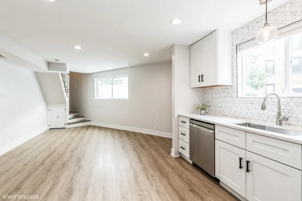 2909 North Ridgeway Avenue Chicago IL 60618