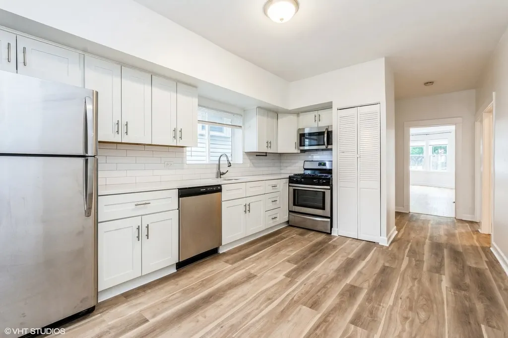 2909 North Ridgeway Avenue Chicago IL 60618