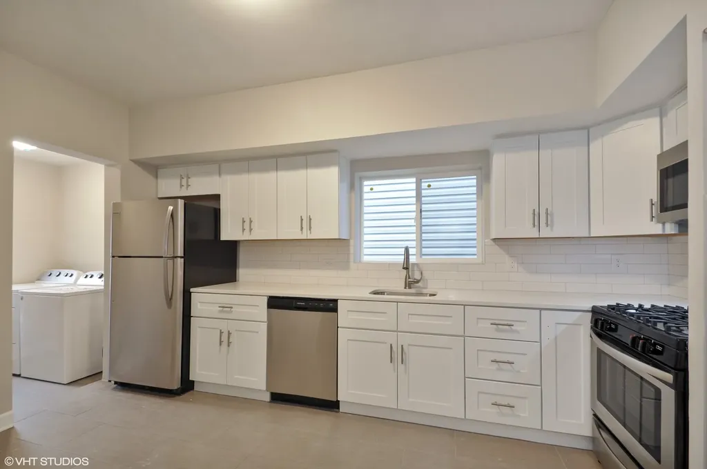 2909 North Ridgeway Avenue Chicago IL 60618
