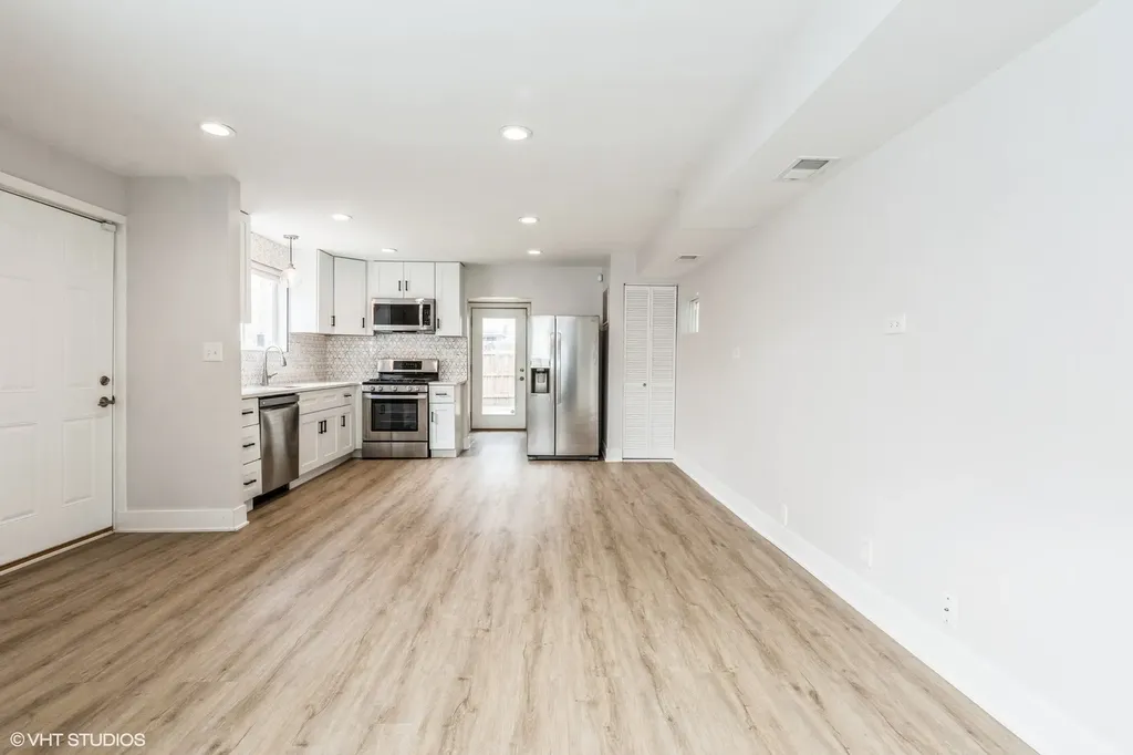 2909 North Ridgeway Avenue Chicago IL 60618